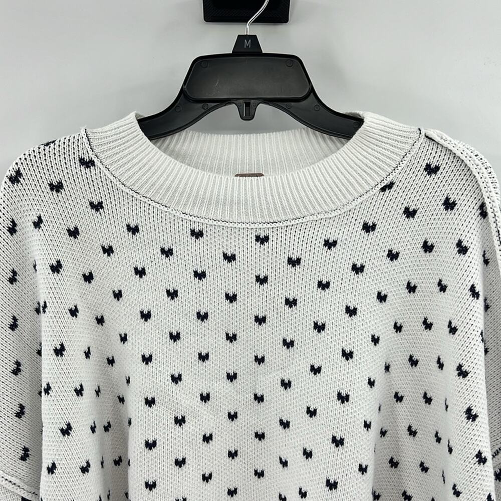Free People Pattern Easy Street Crop Sweater - White Navy Combo - M - NWT - Picture 3 of 7